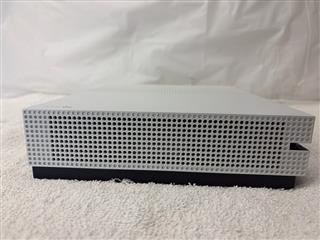 MICROSOFT XBOX ONE S - CONSOLE - 500GB - 1681 PRE-OWNED